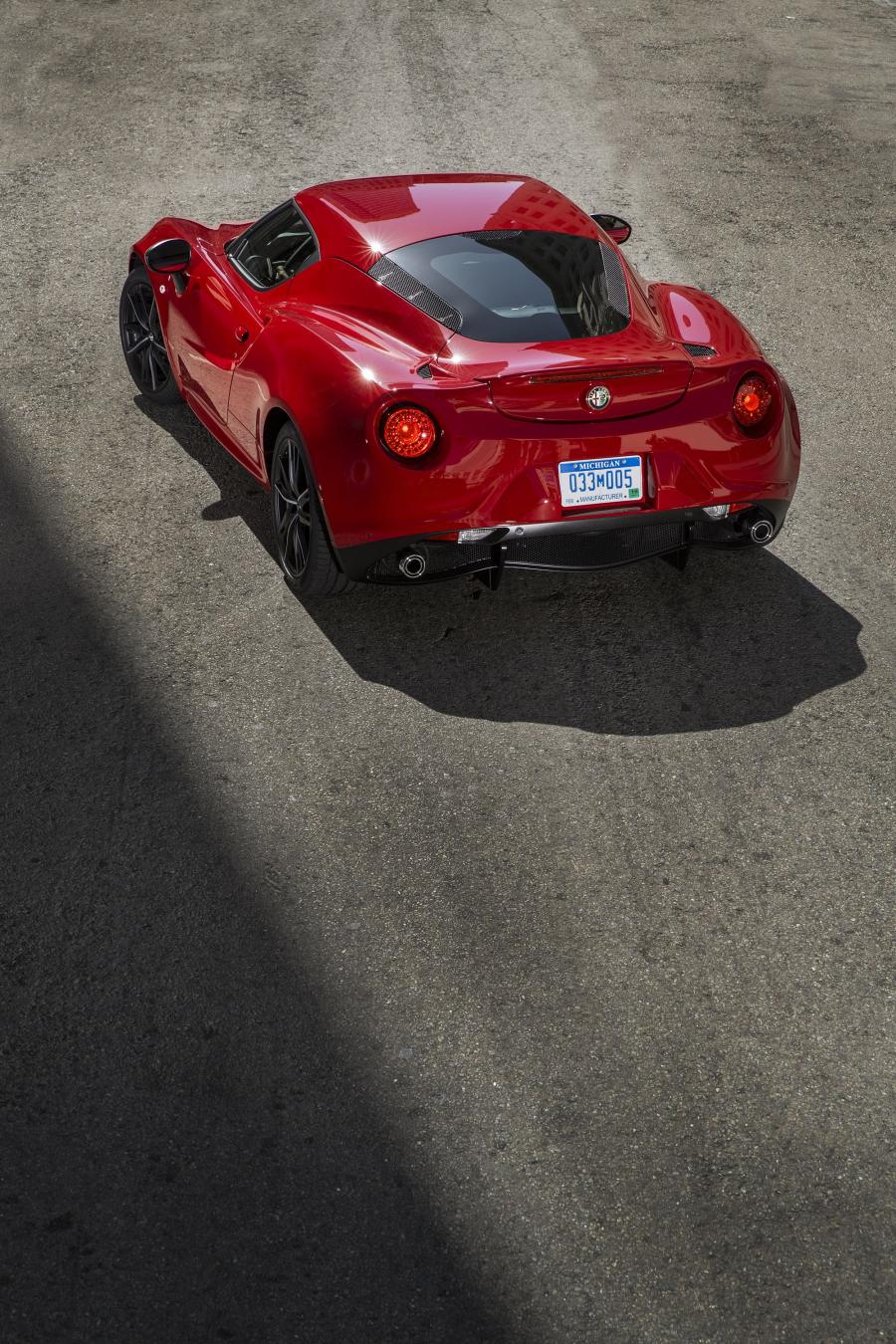  Alfa Romeo 4C (960) 2014 года  (NA) (фото 17 из 40)